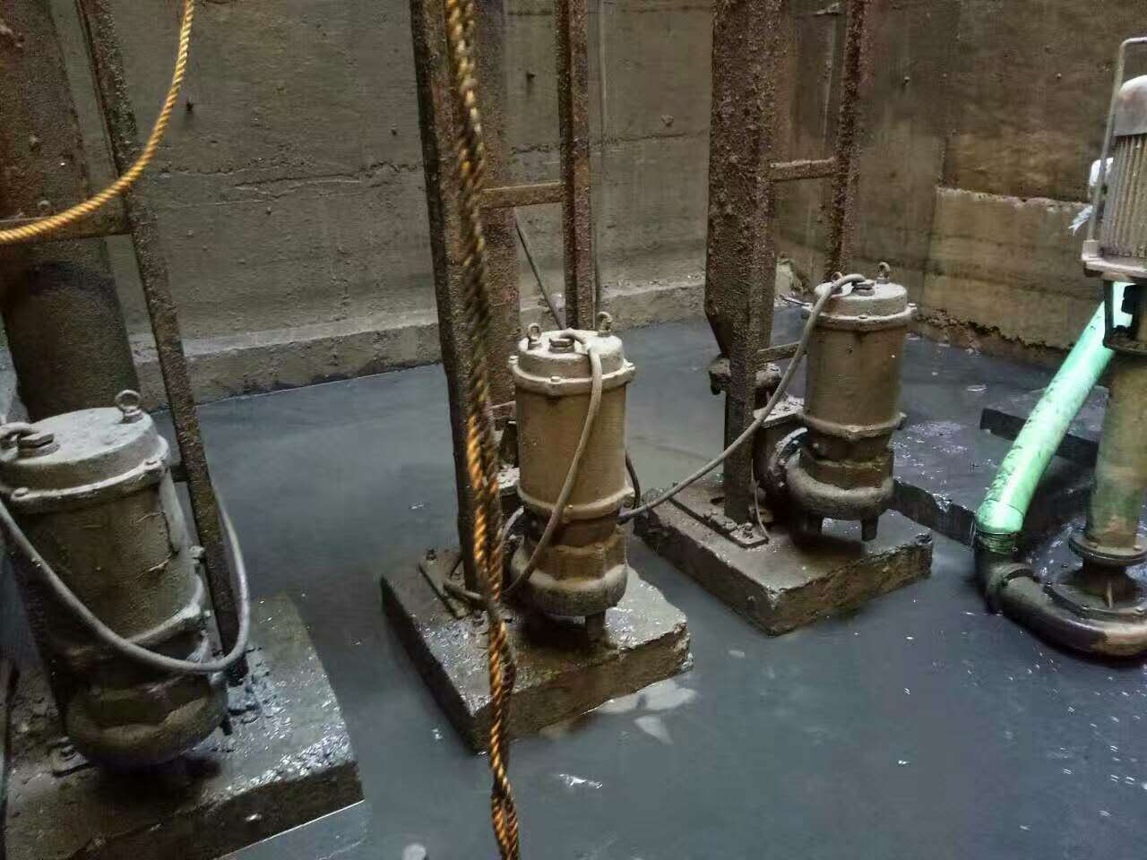 筠连污水池清理